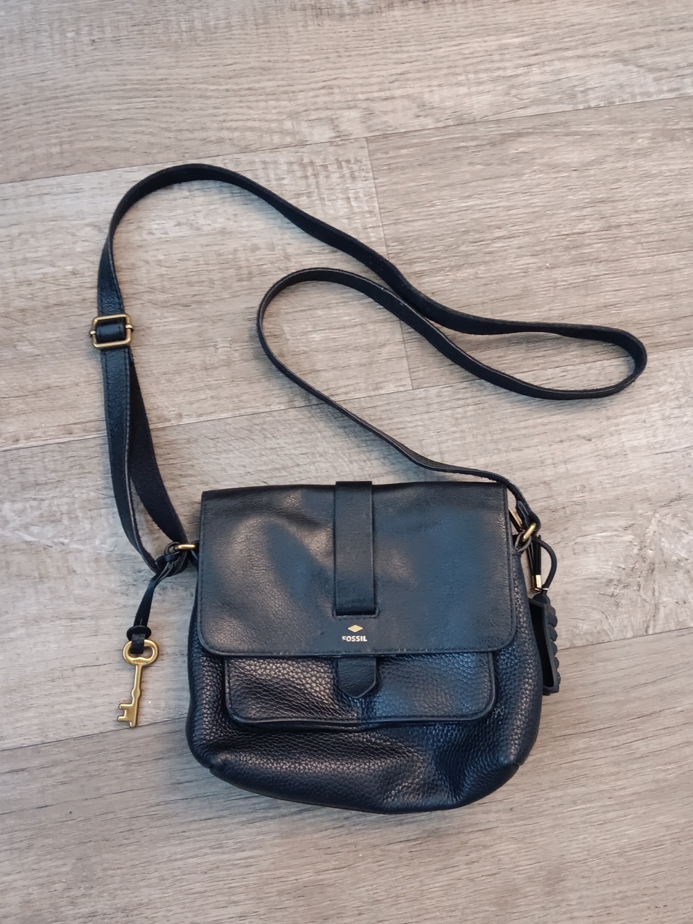 Fossil Kinley Black Leather Crossbody with Gold Key Charm